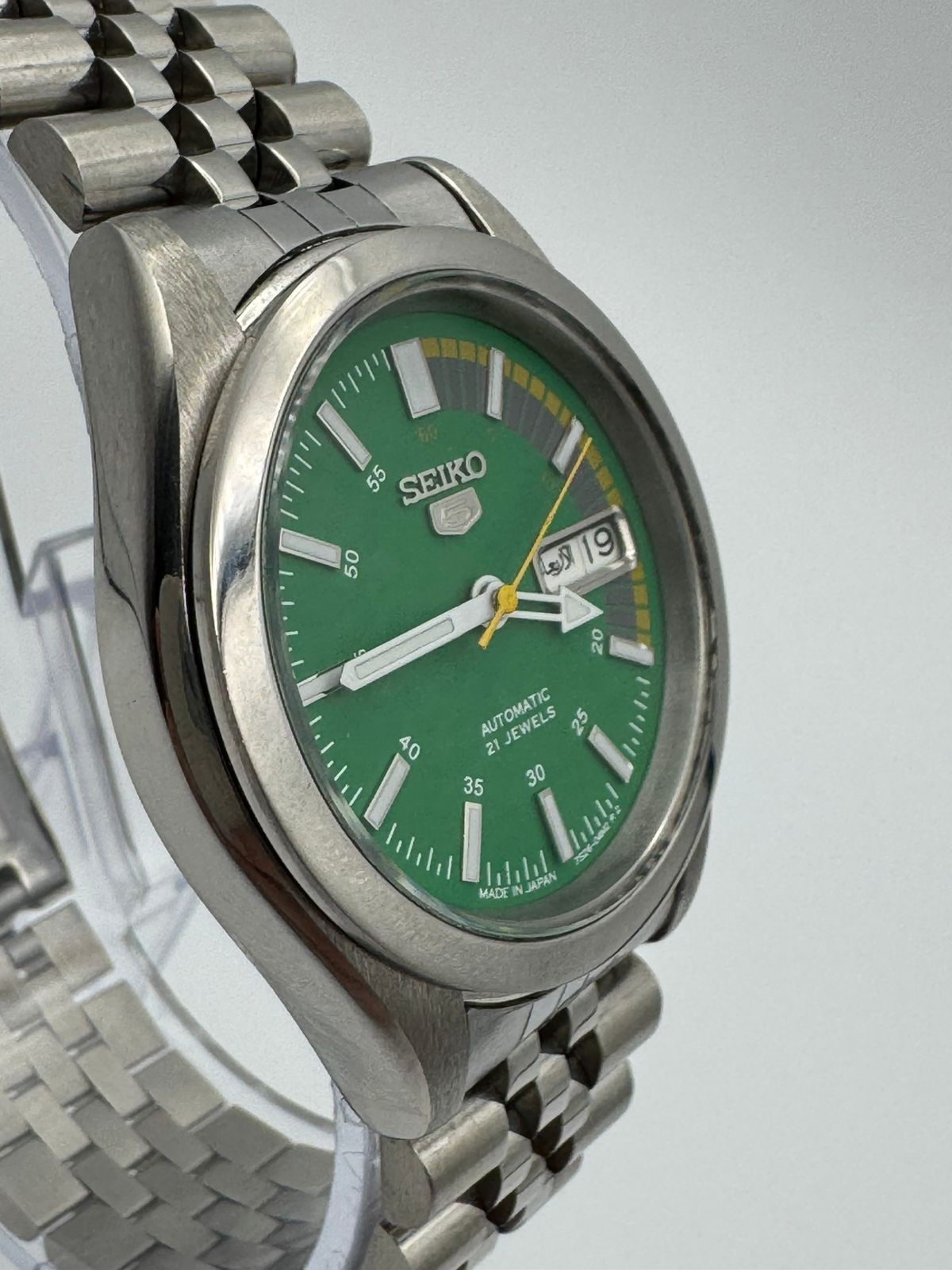 Vintage Seiko 5 Automatic Green Racer Dial Wrist Watch For Mens Japan 7S26