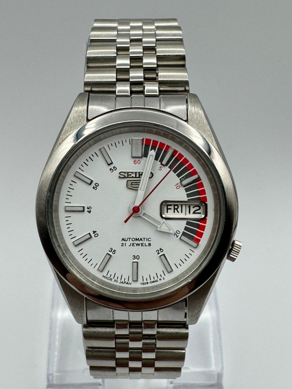 Vintage Seiko 5 Automatic white Racer Dial Wrist Watch For Mens Japan 7s26