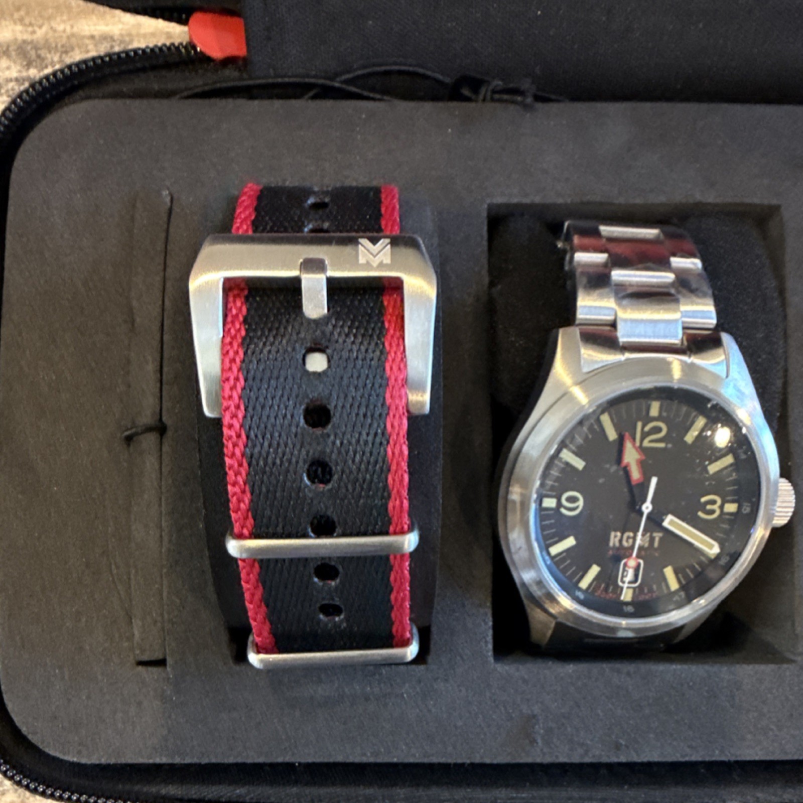 RGMT Locust Men’s Automatic Wristwatch Black Dial Silver Stainless Steel 100M