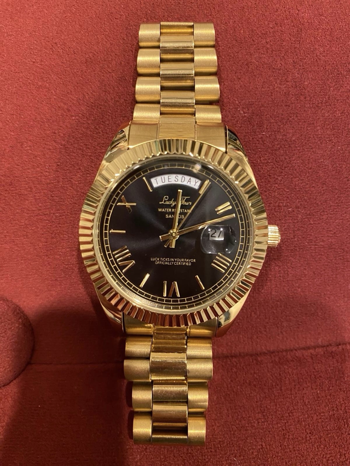 Lucky Fours Quartz Watch Gold Tone Bracelet Black Dial Day-Date Fluted Bezel