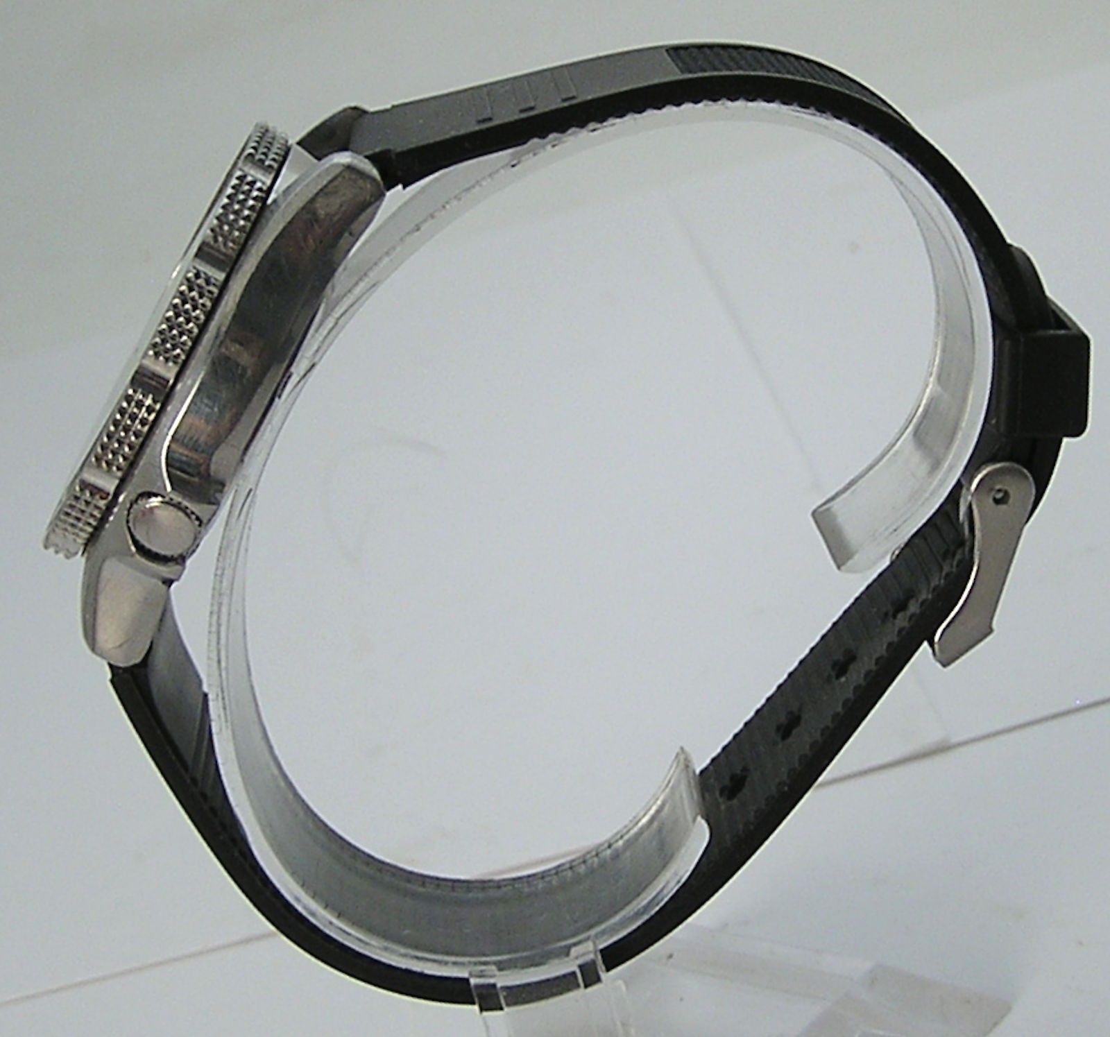 38mm Stainless Steel Caravelle by Bulova 1989 330ft Rotating Bezel Divers Watch