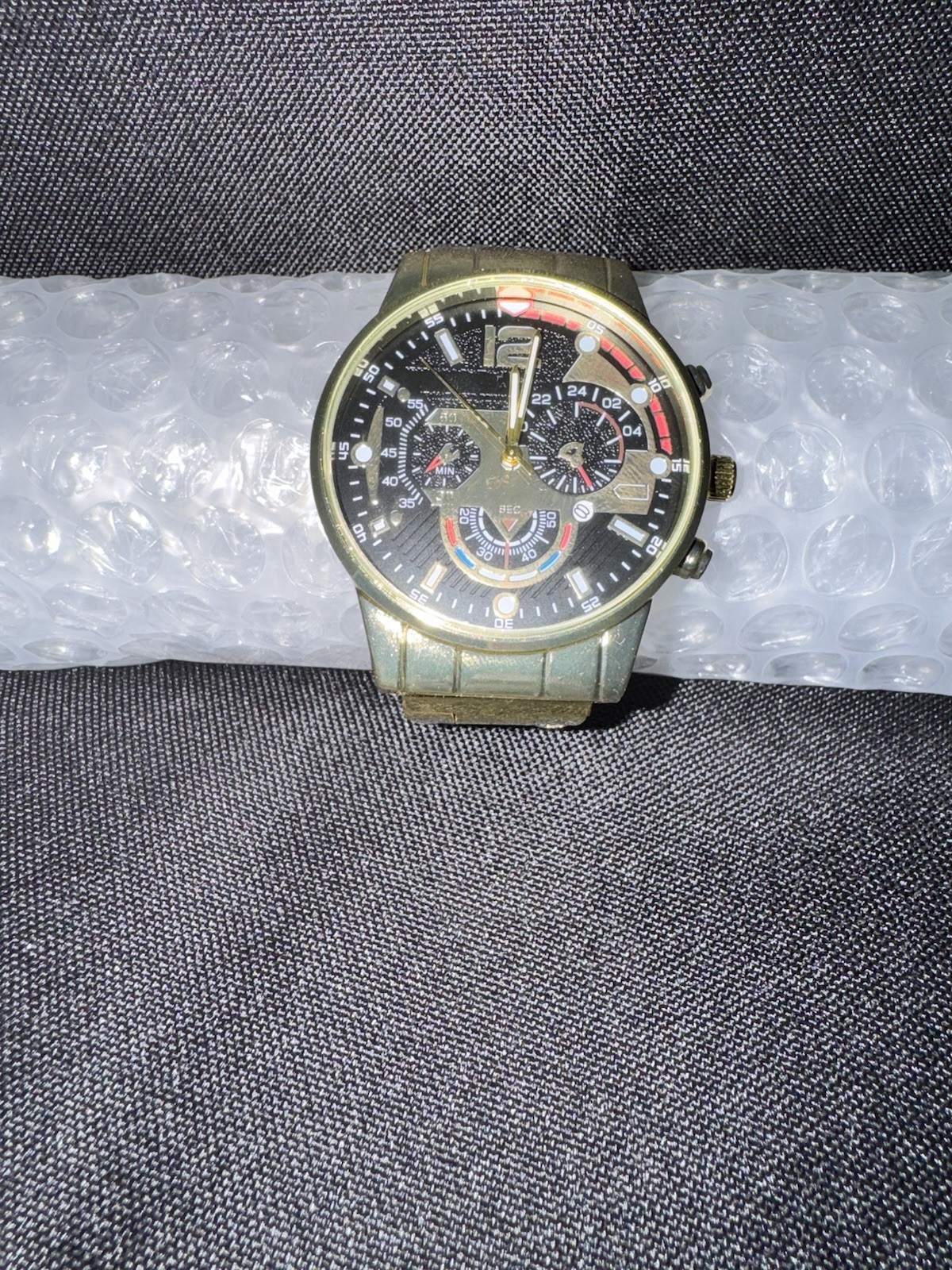 Free Shipping Gold Tone Men’s Fashion Watch Black Dial Metal Bracelet