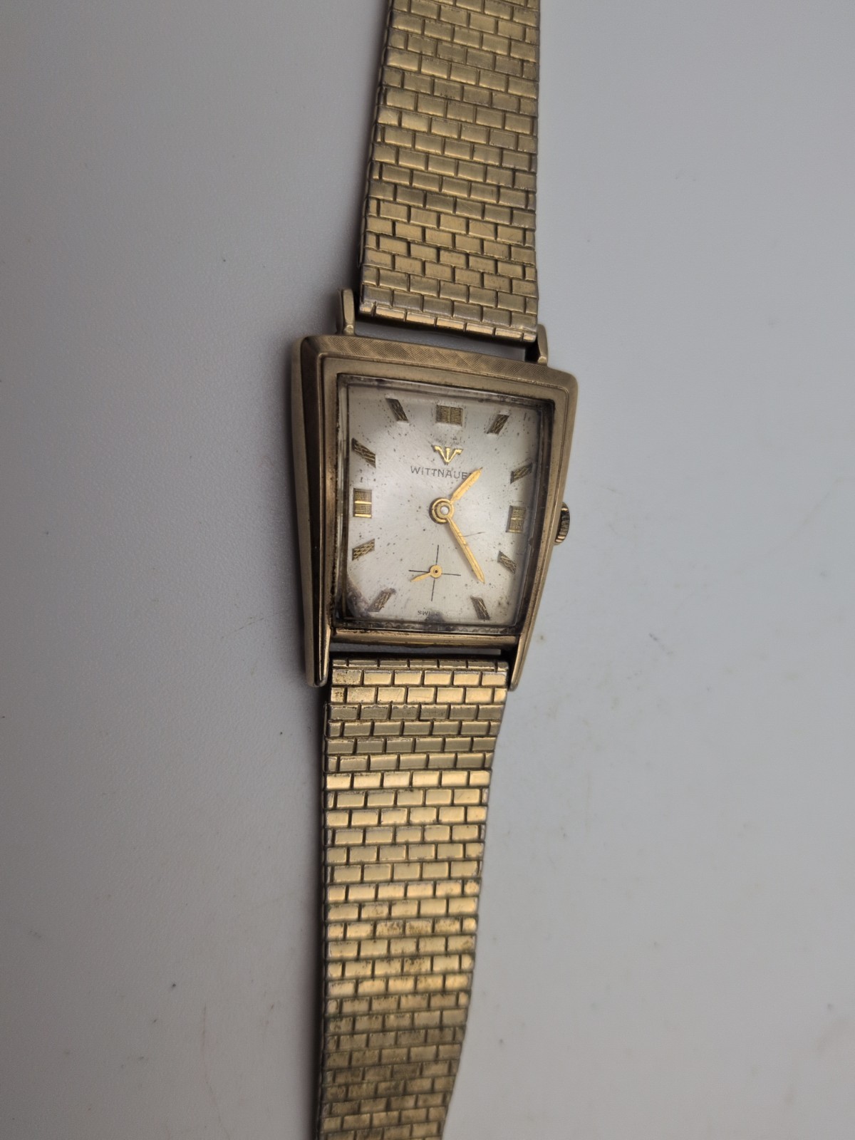 Vintage 1950’s Wittnauer Asymmetrical Men’s Watch 10K Gold Filled Case. Working