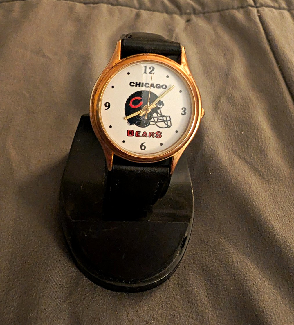 Chicago Bears Quartz Analog Logo Dial Watch Black Leather Strap Gold Case