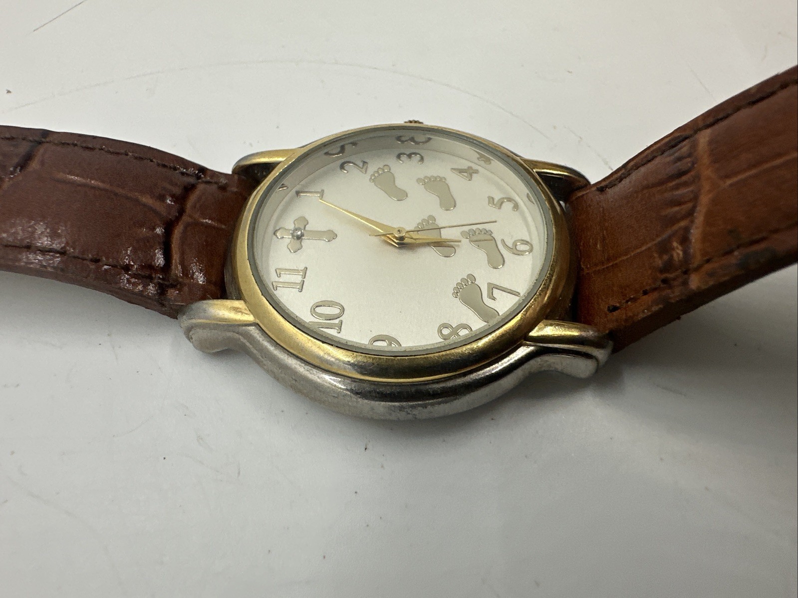 Women’s Footprints in the Sand Proverb Gold Tone Christian Watch, Brown Band