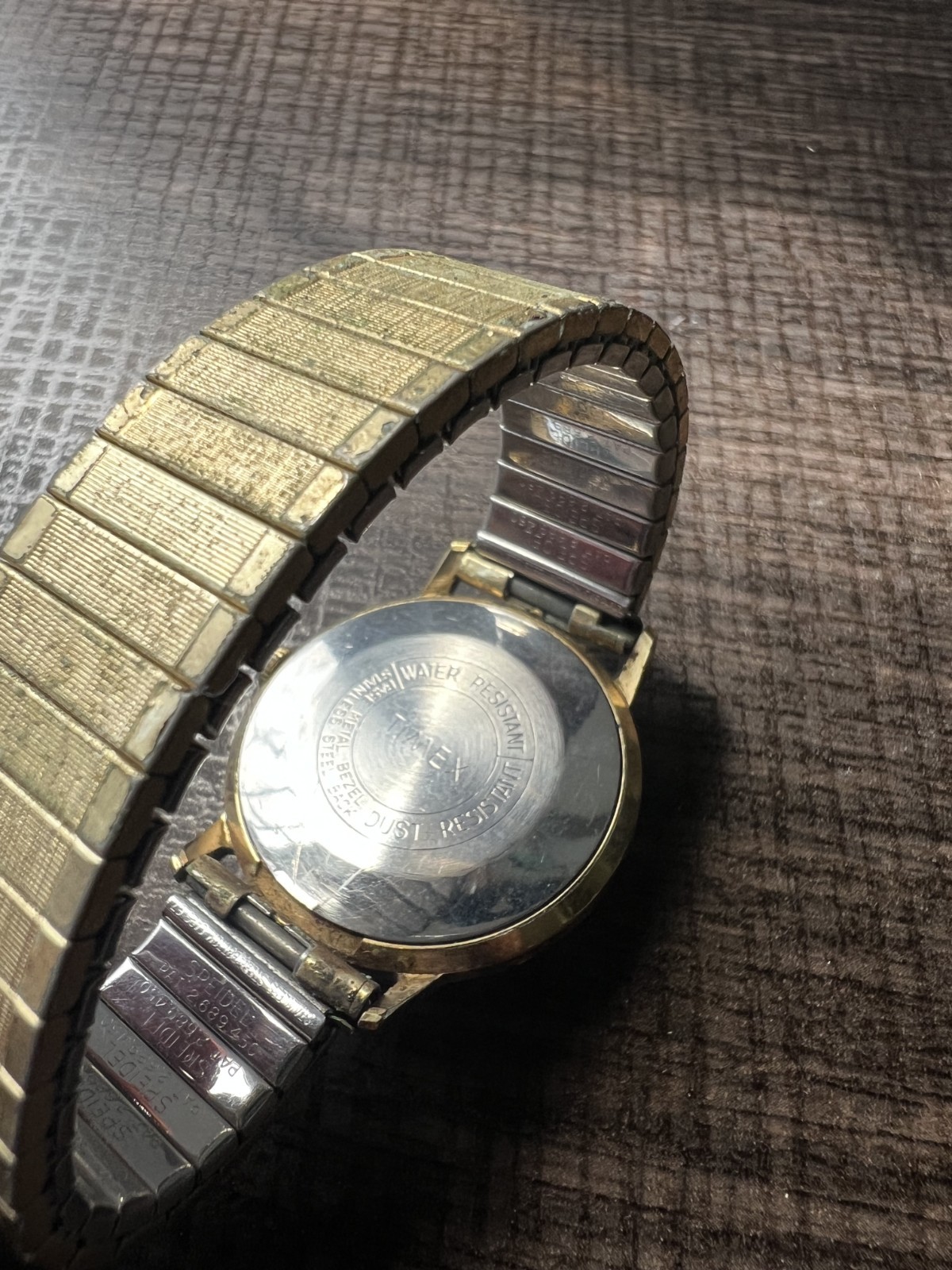 Timex 21 Jewels Men’s Manual Wind Watch 21J Water-Resistant Gold 34mm