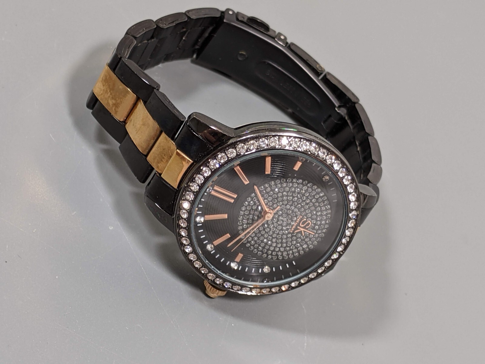 Shengke SK Womans Gunmetal Gray Gold Tone Crystal Accent Watch 6.75 in
