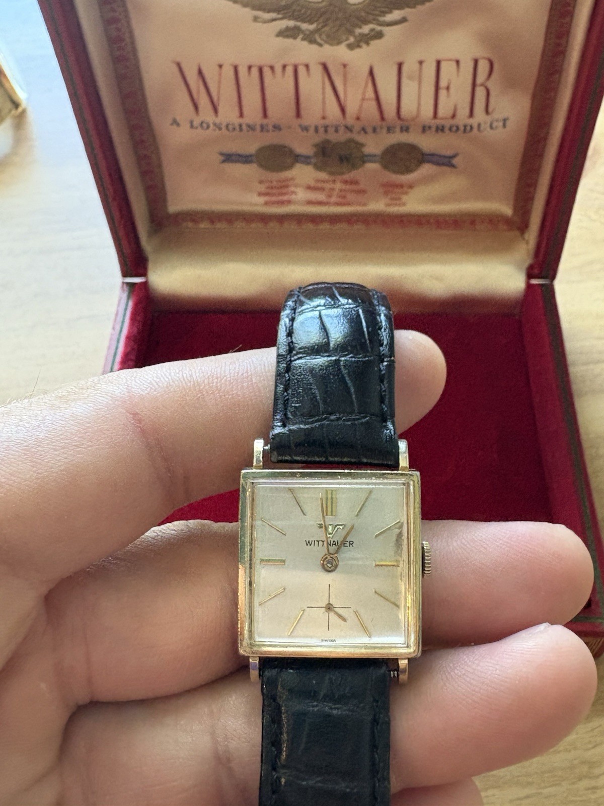 Wittnauer Geneve Swiss Made Manual Wind Gold Mens Watch with original box