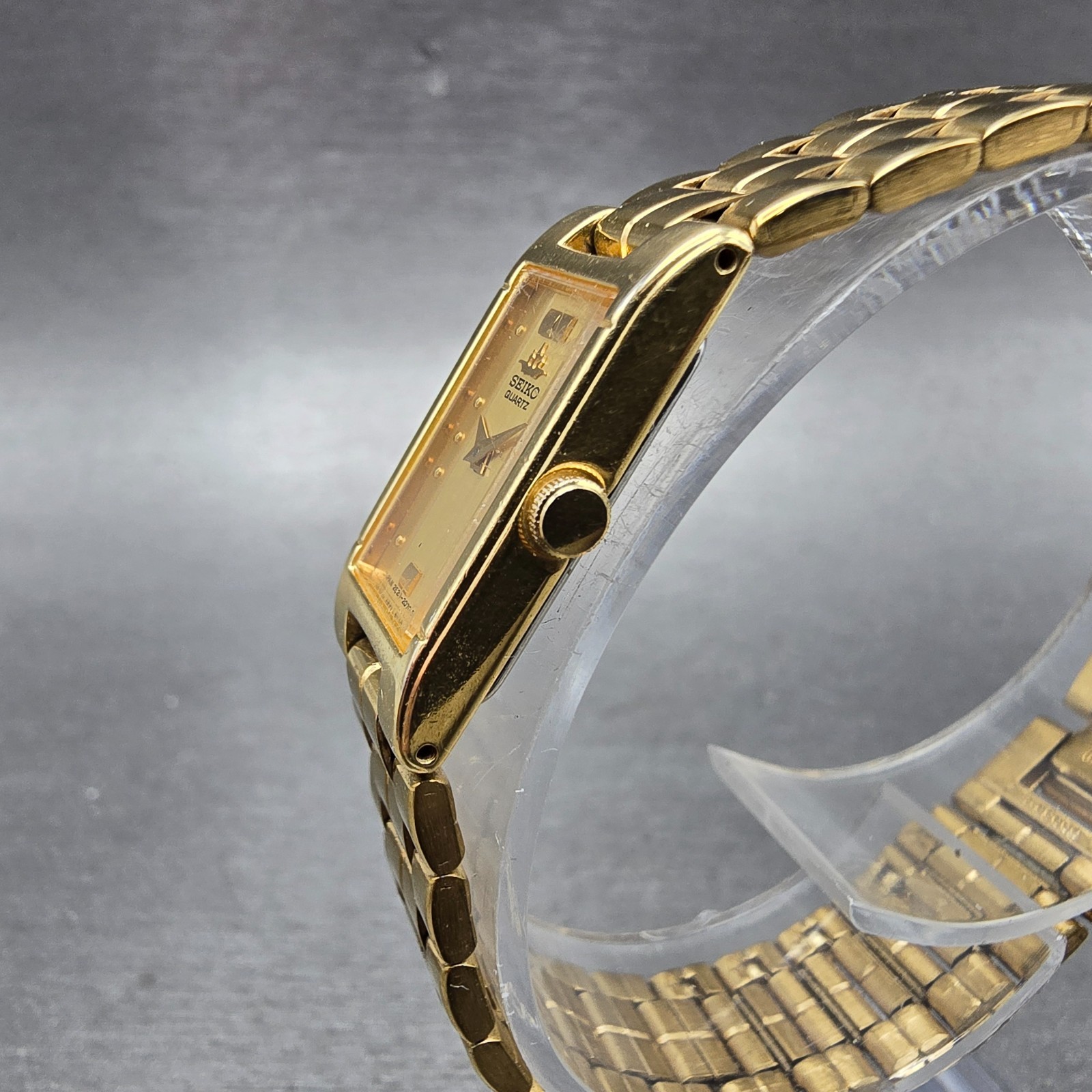 Seiko Tank Watch Women 13mm Champagne Dial Gold Tone 2E20-6590 New Battery VTG J