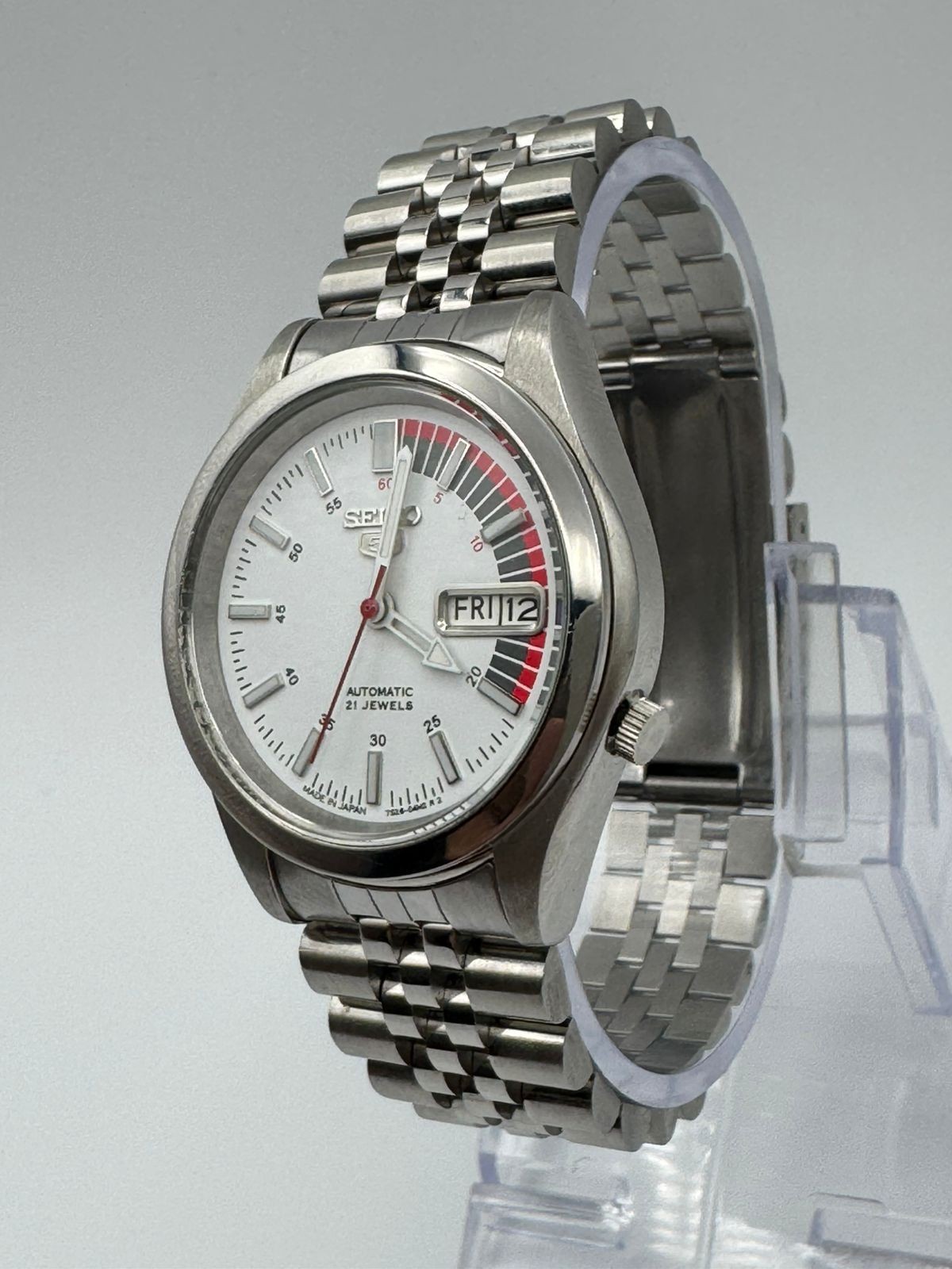 Vintage Seiko 5 Automatic white Racer Dial Wrist Watch For Mens Japan 7s26