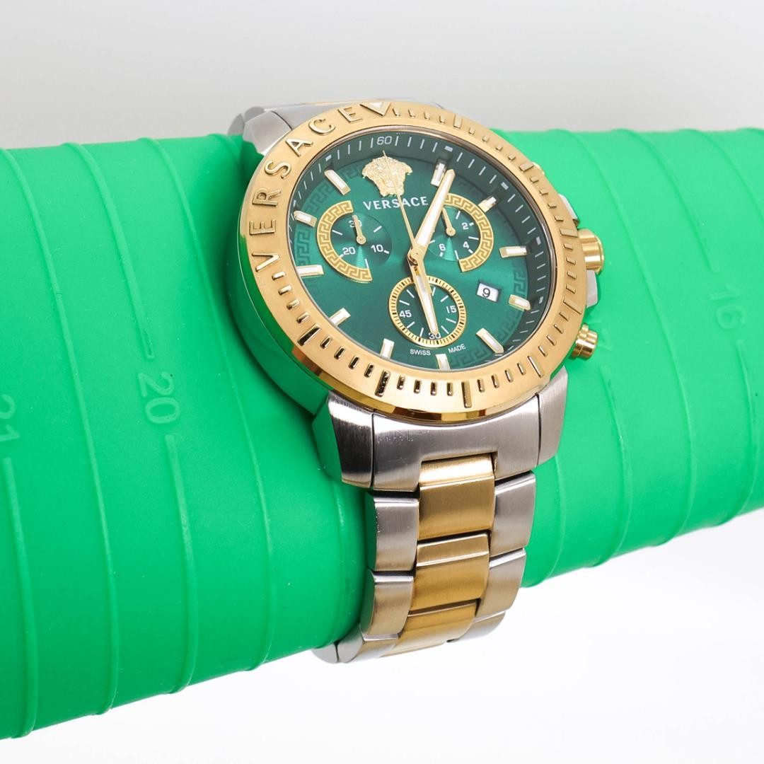 Versace Chronograph Date Green Watch 3834 Quartz Japan 0711995
