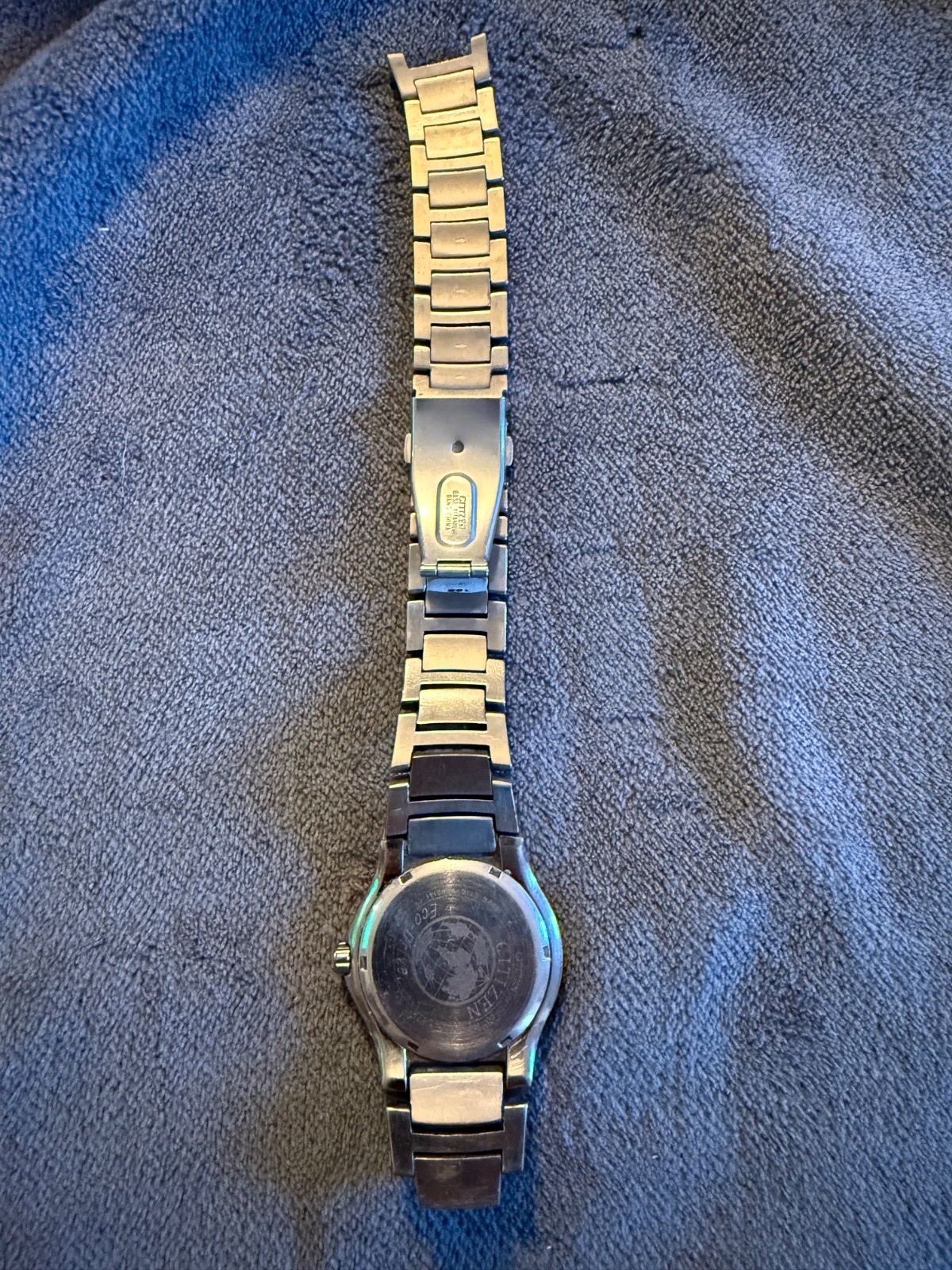 Citizen Eco-Drive Titanium WR100 Blue Dial /Watch Works (Needs Band Repair)