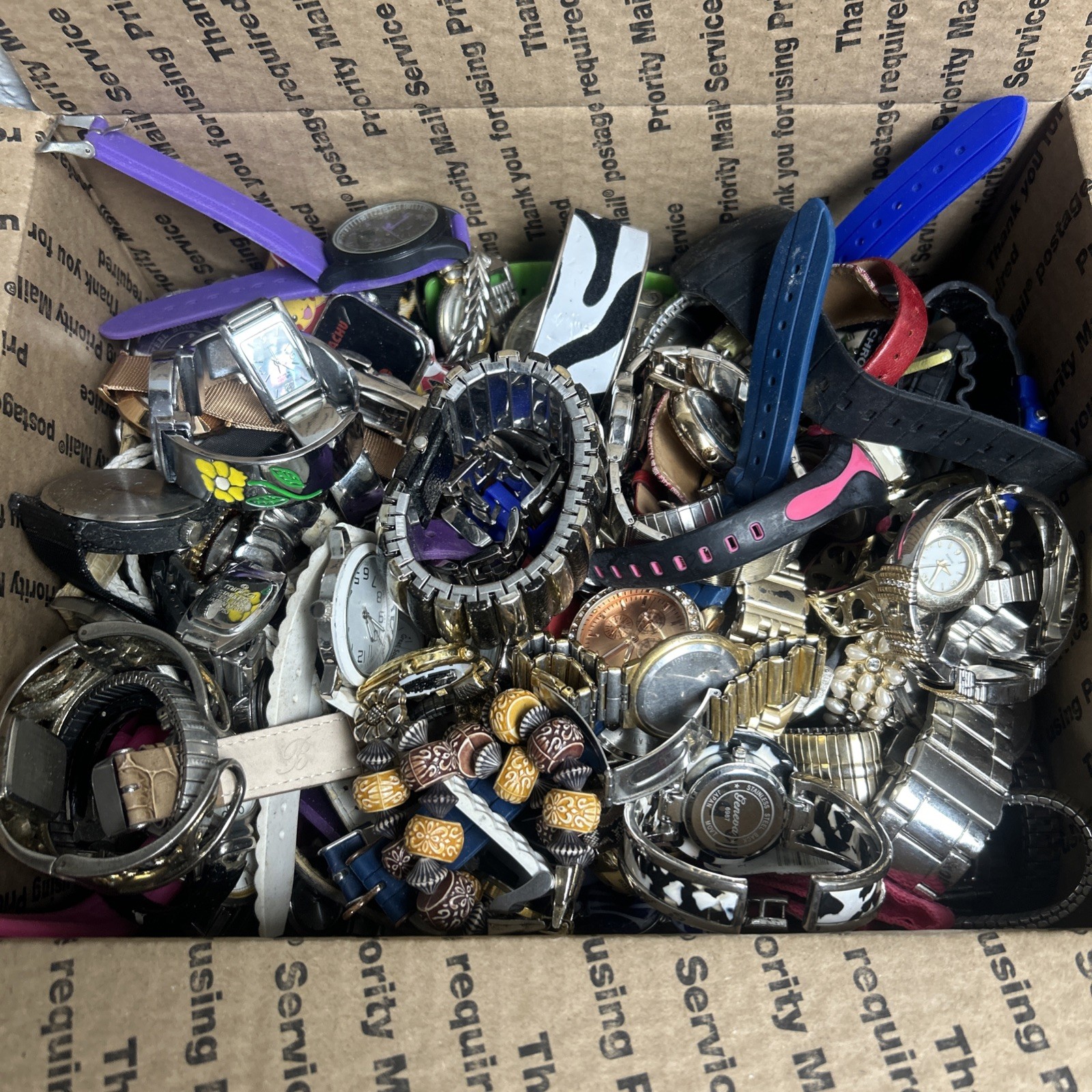 Lot of 15lbs Assorted Watches Medium Flat Rate Box, Mens & Womens PARTS REPAIR