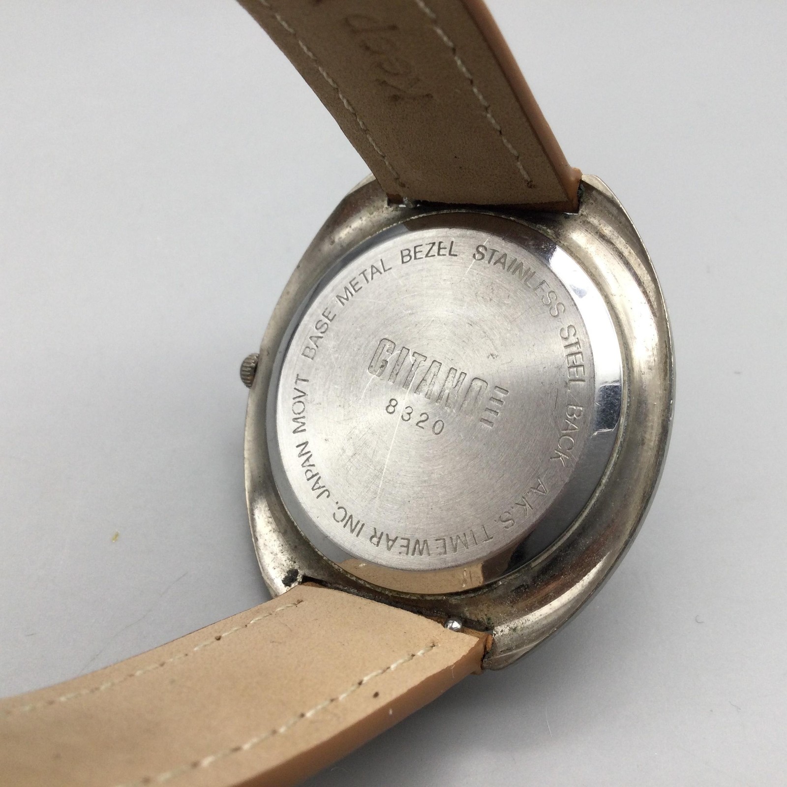 Gitano Time Watch Unisex 39mm Silver Tone MOP Dial Tan Leather Strap New Battery