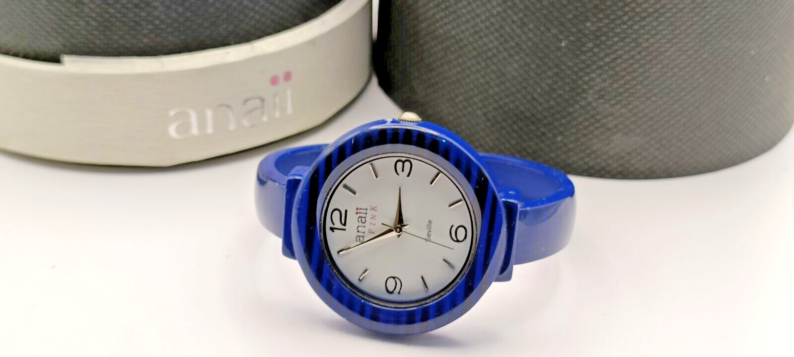 Vintage ANAII Pink Ladies Navy Blue Hinged Bangle Quartz Watch VGC/Working