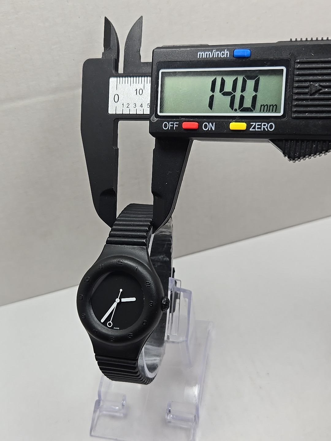 Hobby Swiss Black 1990s Pop Art Watch Italian Design New Battery Minimalist