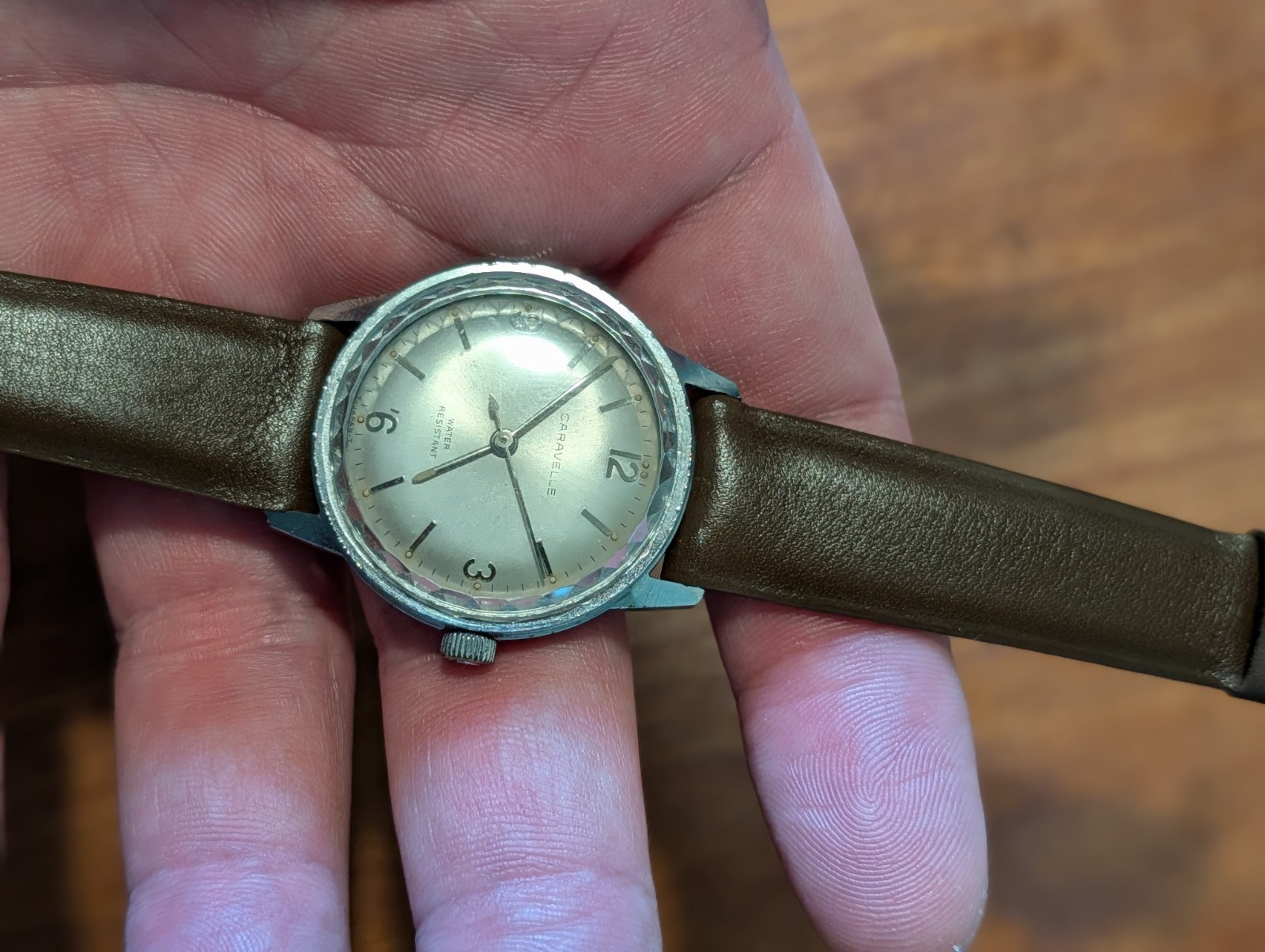 VTG Caravelle Silver Dial Mens Manual Wind Watch Runs Well