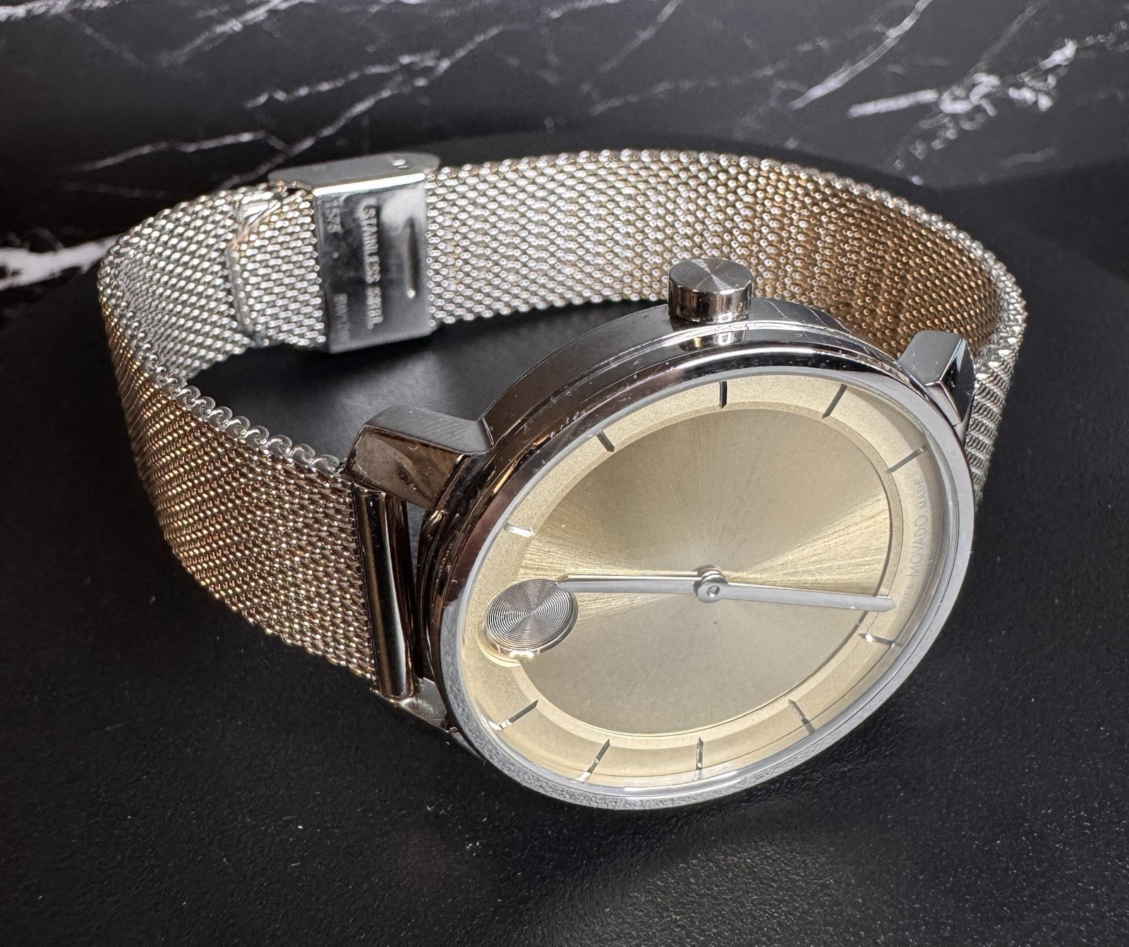 Movado Bold Museum • MB.01.3.14.1807 • Gold Dial • Swiss Quartz Mesh Watch