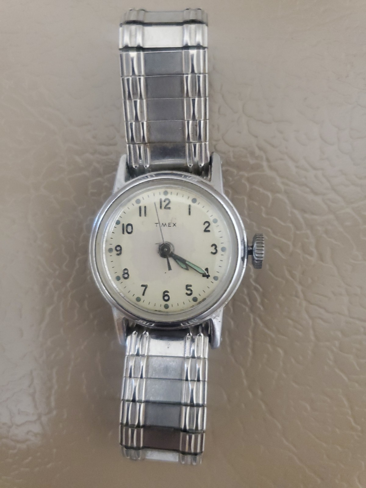 vintage womens timex wind up running well keeps time