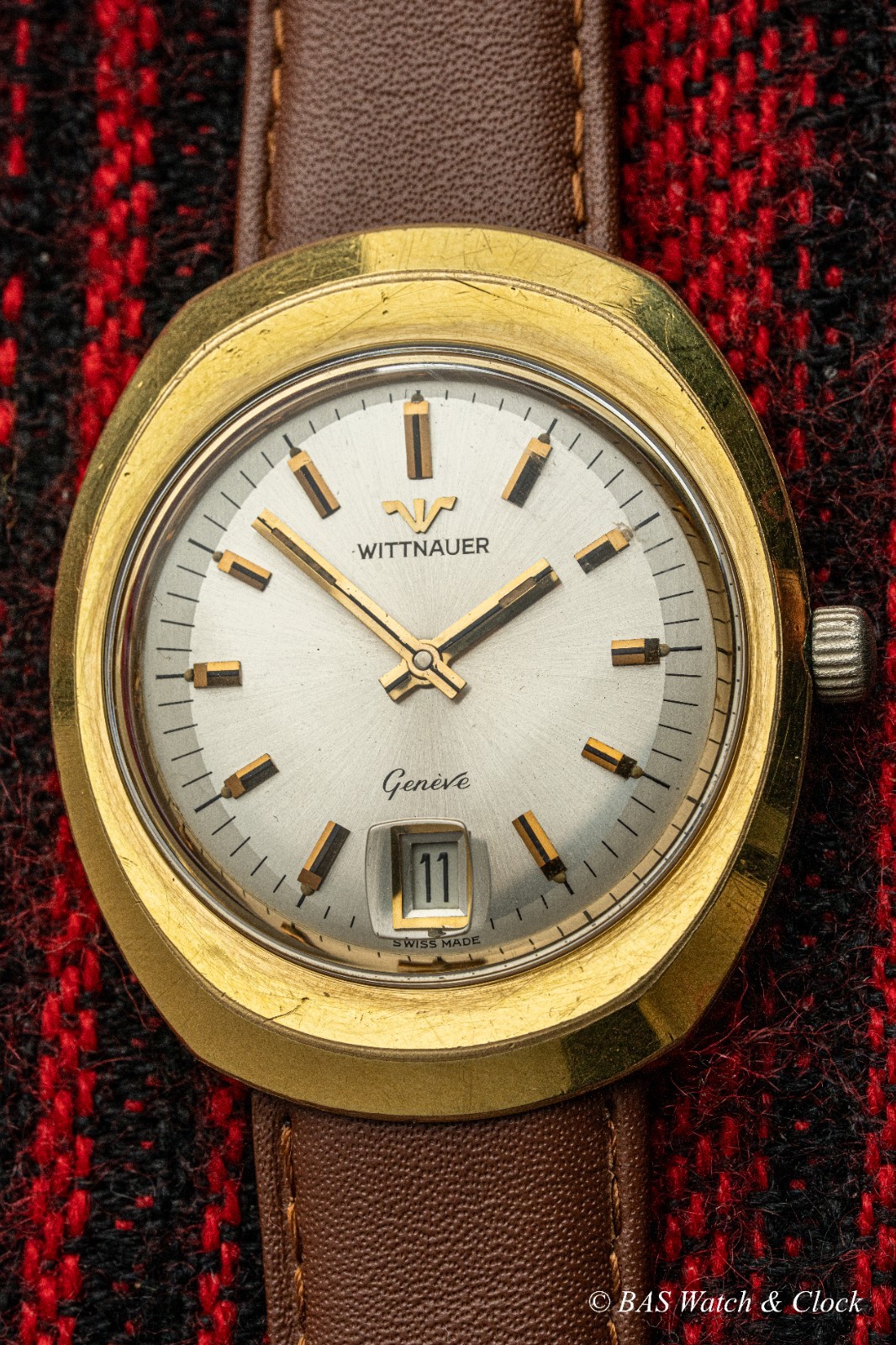 Vintage Wittnauer Geneve Oval Manual Wind Watch Cal.C11K Date Window – Runs Well