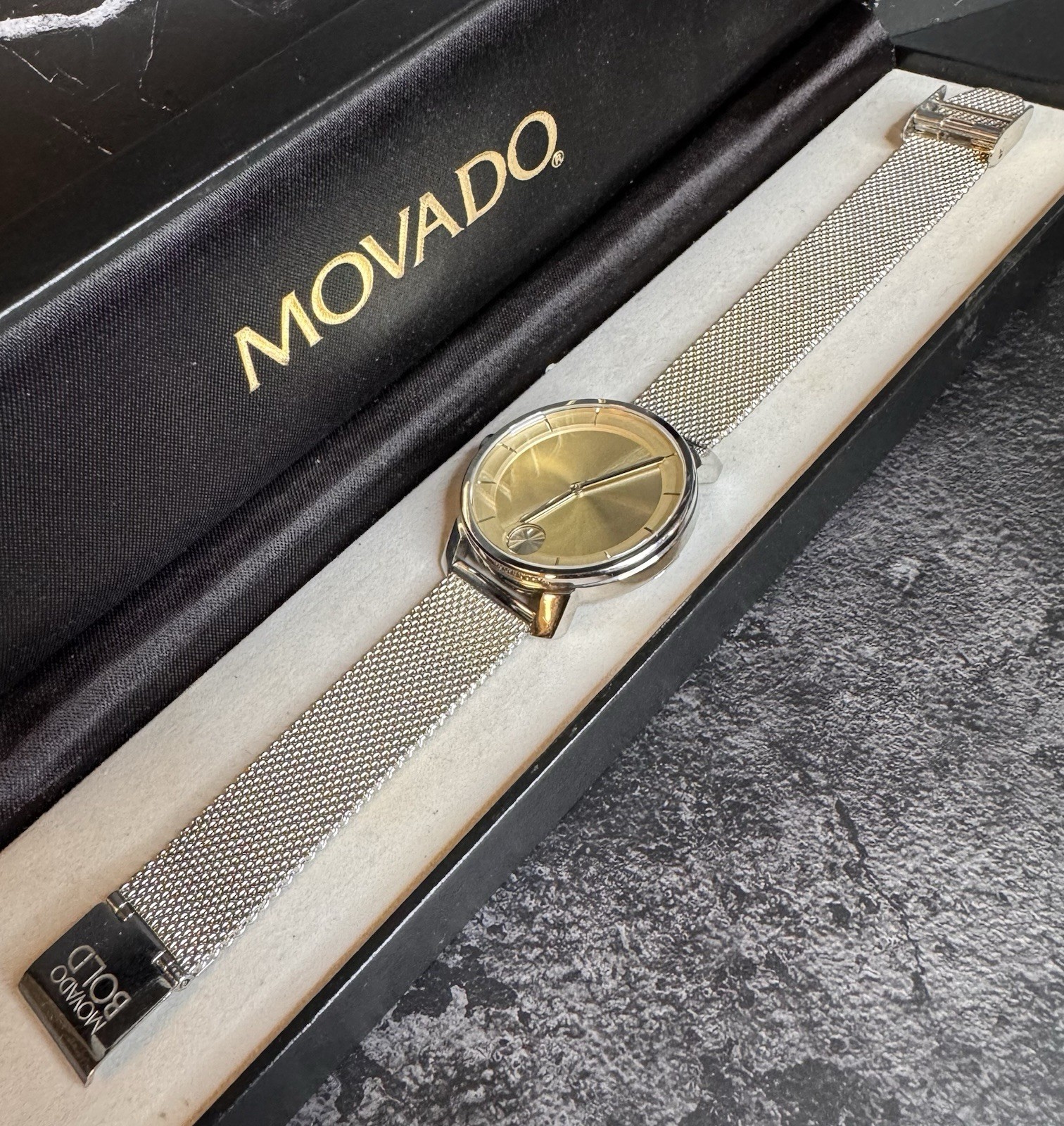 Movado Bold Museum • MB.01.3.14.1807 • Gold Dial • Swiss Quartz Mesh Watch