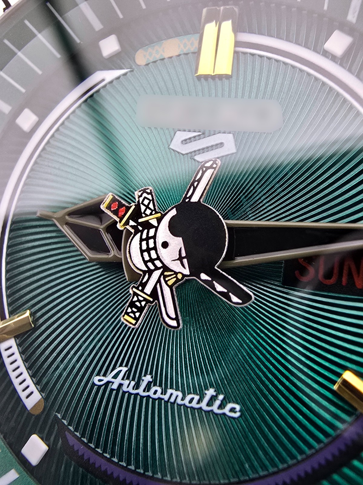 ZORO | One Piece CUSTOM Watch Mod: Automatic NH36, Sapphire Glass, Ceramic Bezel