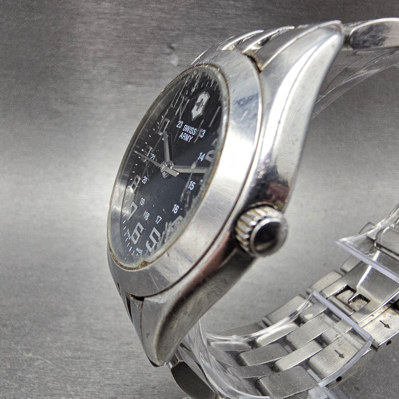 Victorinox Swiss Army Alliance Watch Men 38mm Black Dial Steel Date New Battery
