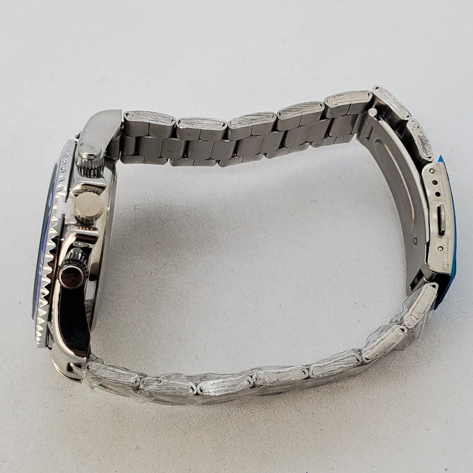 Men’s Watch 40MM Black Gray Dial Date Indicator Gray Bracelet Band 7.5″ Wrist