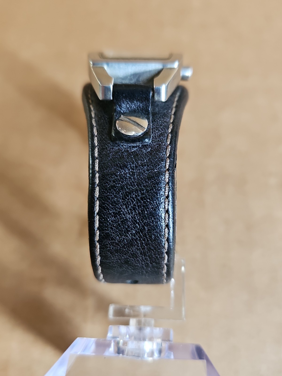 Fossil Wristwatch Date With One Piece Black Leather Vtg Strap Band Size 4-7