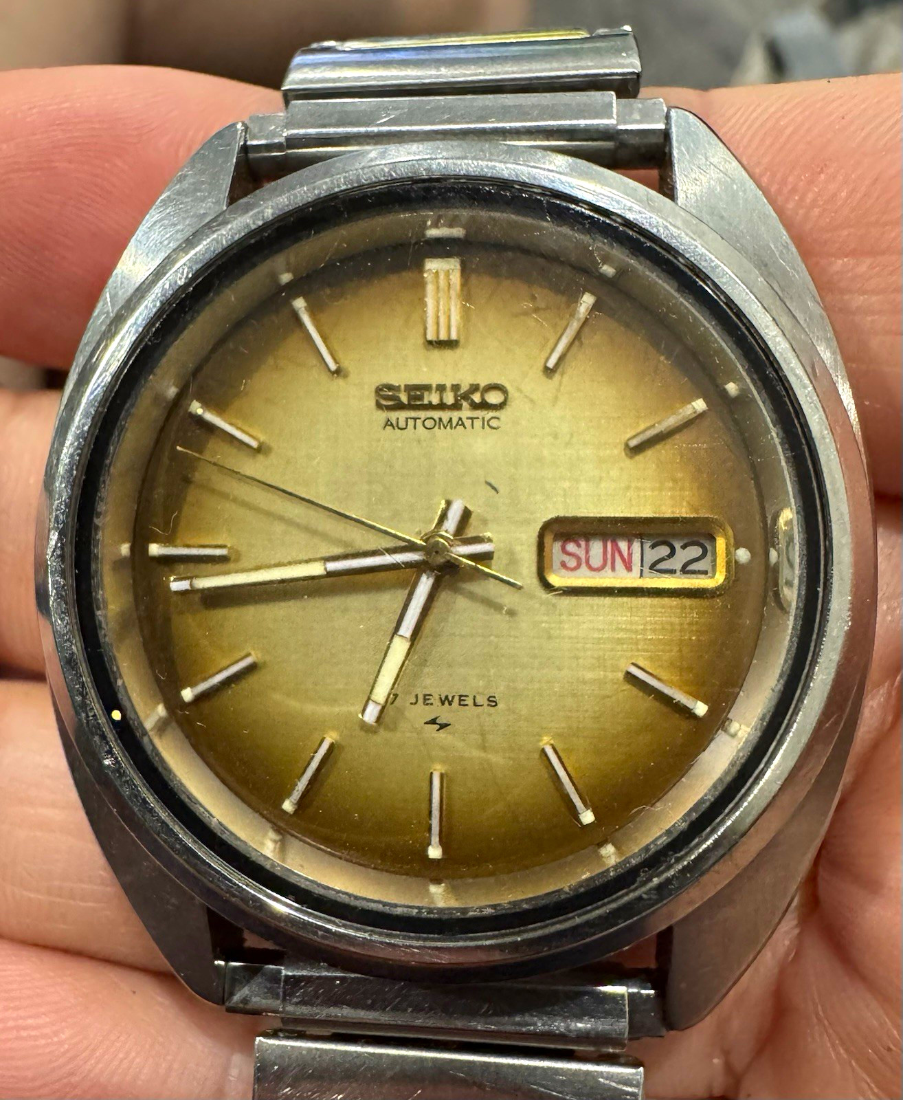 Seiko 5 Automatic 21 Jewels Day/Date Gold Dial Steel Bracelet 36mm 1970s