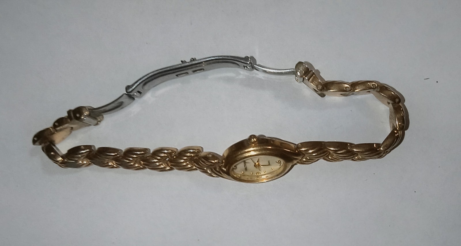 Waltham Women’s Vintage Quartz Oval Analog Watch Gold-Tone White Dial Bracelet