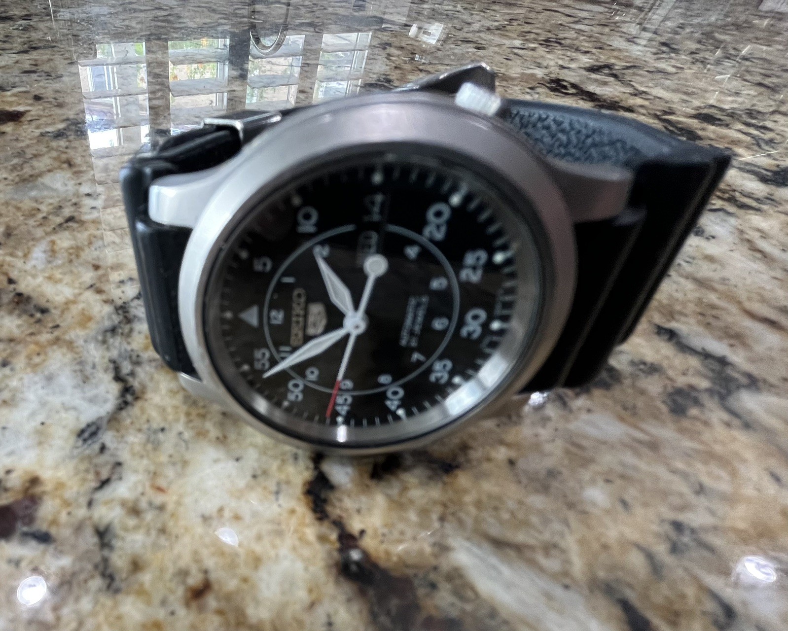 Seiko 5 Mens Watch 37mm Black Dial Automatic 7S26-02J0 Rubber Seiko Band