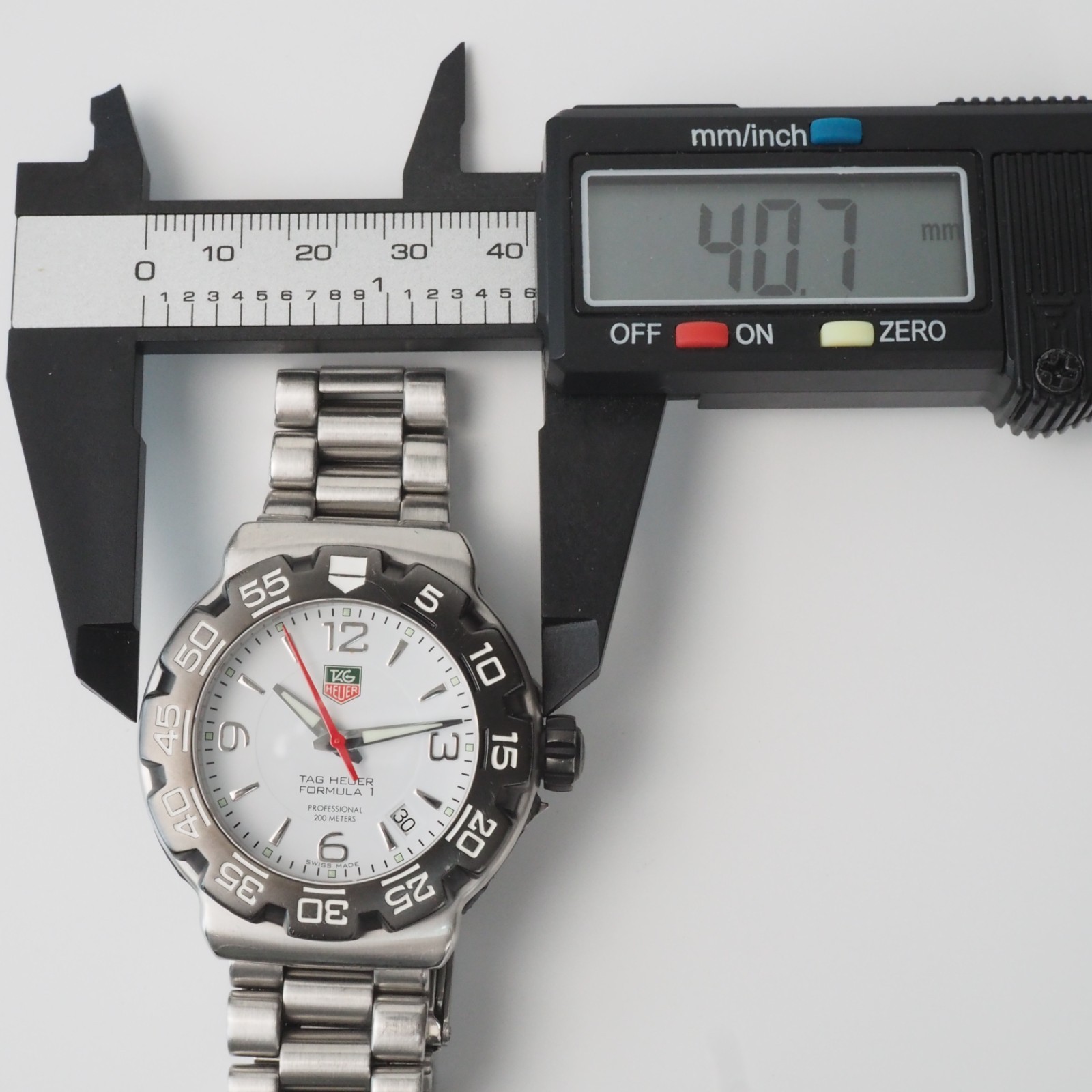 TAG Heuer Formula 1 WAC1111-0 Quartz White Dial 40mm Men’s