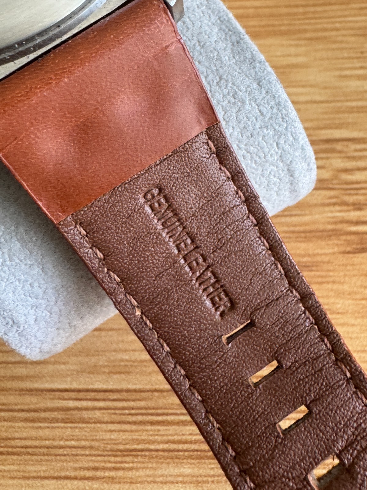 TW STEEL WATCH – 100m | 10 ATM Closure Buckle