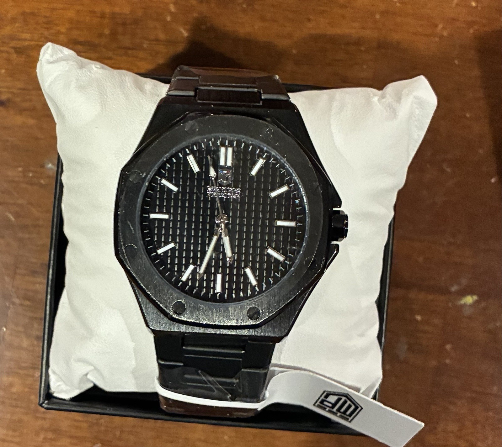 Men’s Analog Watch Black Textured Dial Stick Markers Metal Bracelet Box