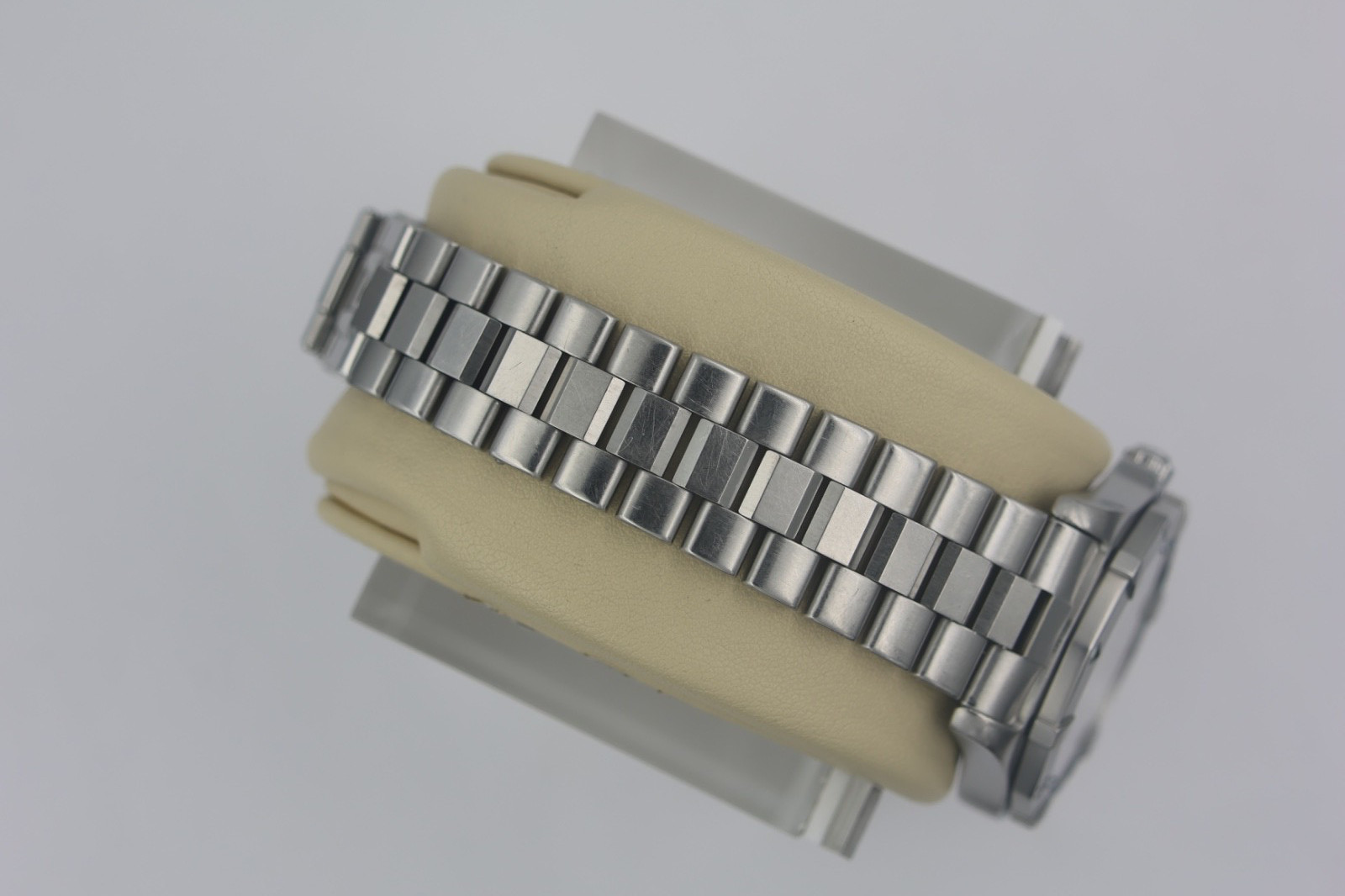 TAG Heuer WK1111.BA0317 Mens 2000 Series Professional Quartz Watch White 8″ 9″