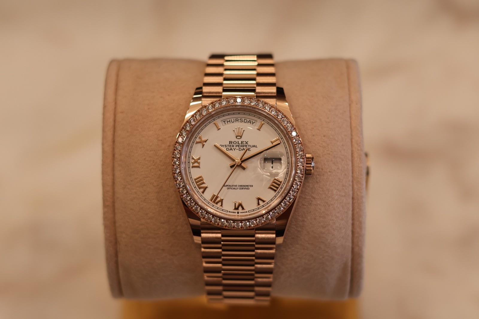 Rolex Day-Date 36 White Roman Rose Gold President Factory Diamond 128345RBR