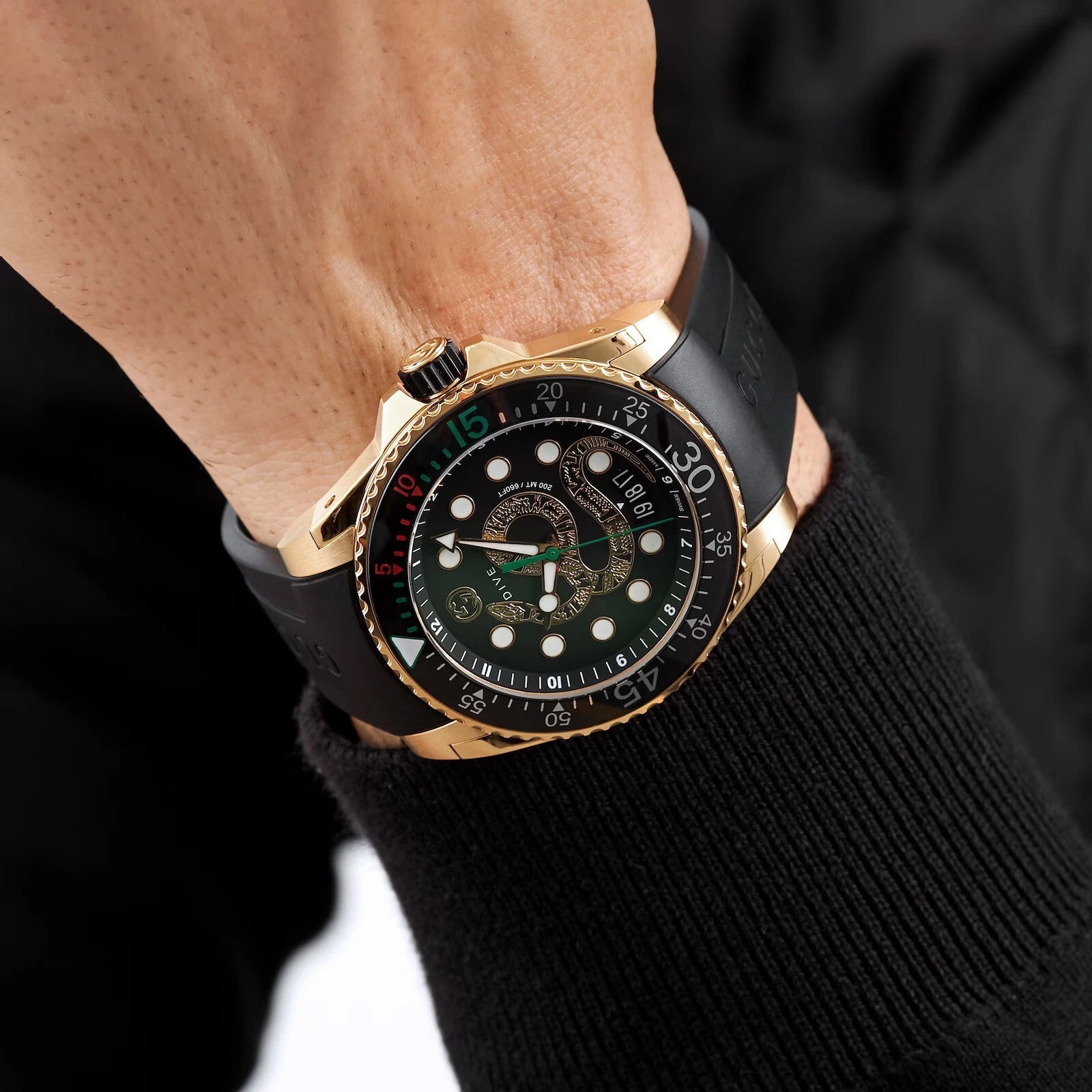 Gucci Dive Gold Snake Black Dial Rubber Strap Men’s Watch YA136219