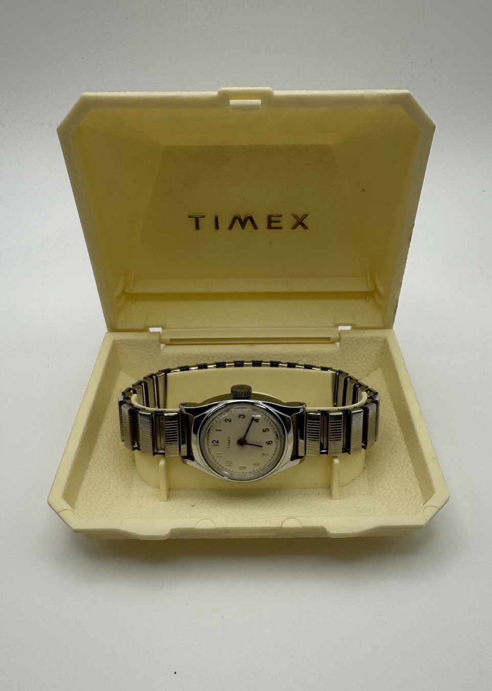 Vintage Timex Womens Watch 23mm Stretch Band With Original Box Manual Wind