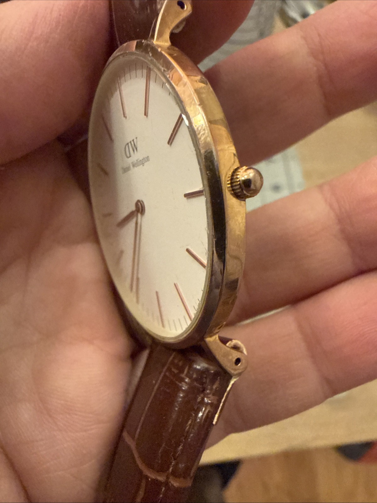 Daniel Wellington Men’s Classic Gold 40 mm White classic dial new battery