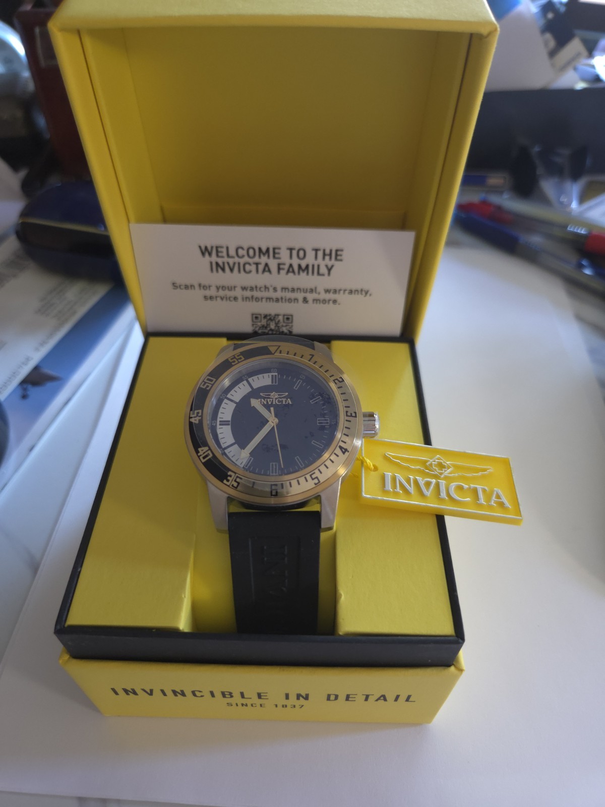 Invicta Men’s Invicta Men SPECIALTY INVICTA 18K GOLD PLATED SILVER BLACK Dial