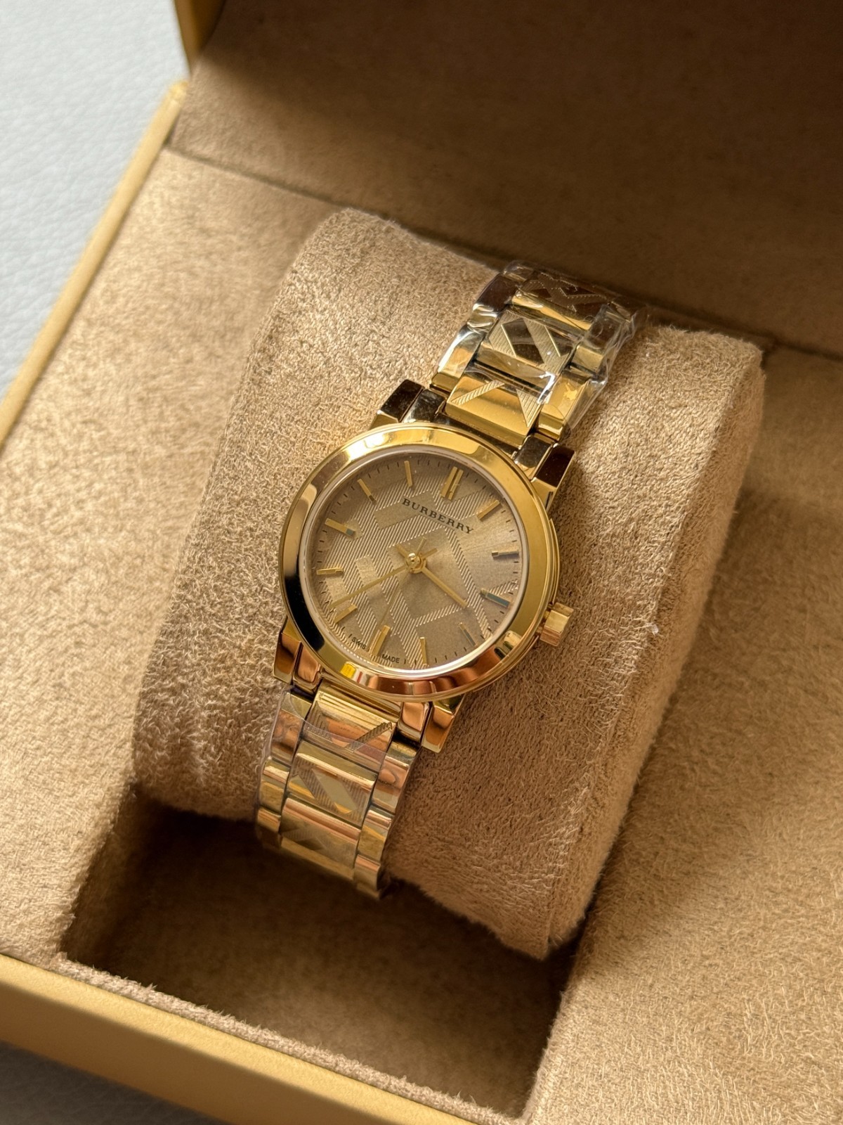 Burberry watch The City Engraved Check Watch 26mm Gold BU9234