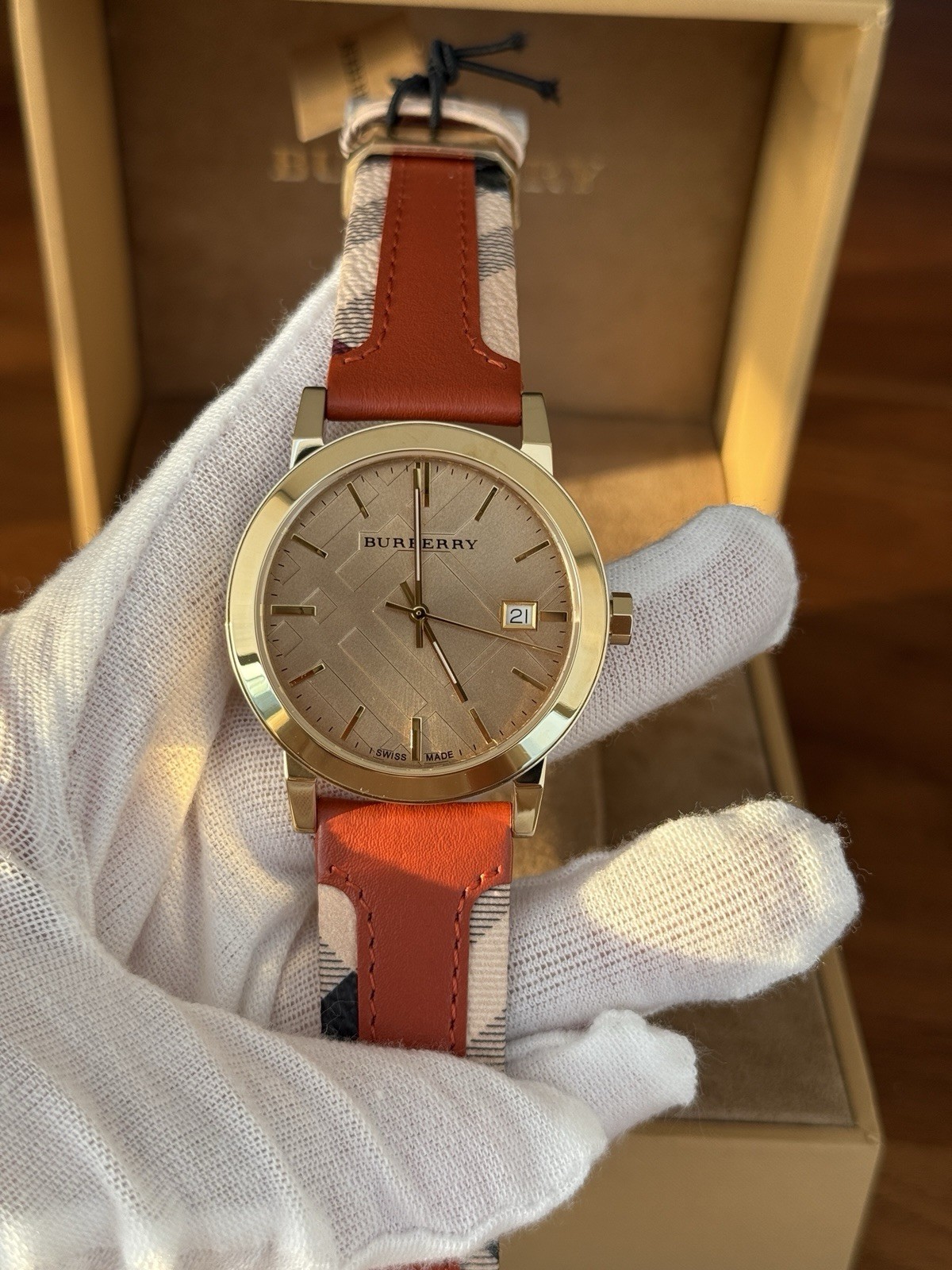 NEW BURBERRY ‘THE CITY ‘ BU9016 GOLD/CHAMPAGNE/ORANGE LEATHER UNISEX WATCH