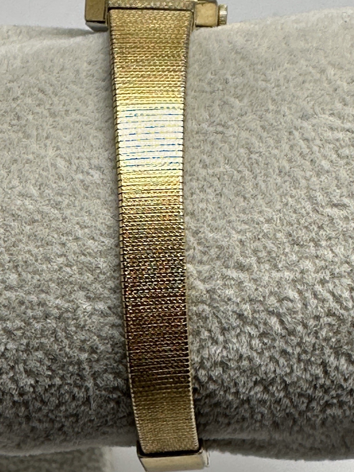 Seiko 2B20-5019 Ladies Watch New Battery 16MM 7″ Gold Tone G8