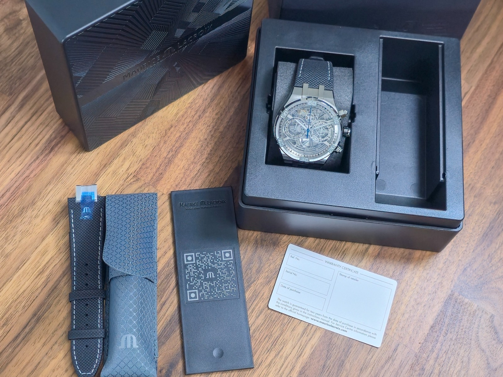Maurice Lacroix Aikon Chronograph Skeleton 44mm – AI6098 – Complete set undated