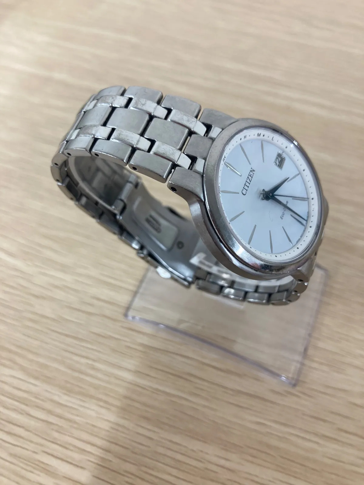 % Non-functional, solar panel dead, CITIZEN Eco-Drive white silver wristwatch [W