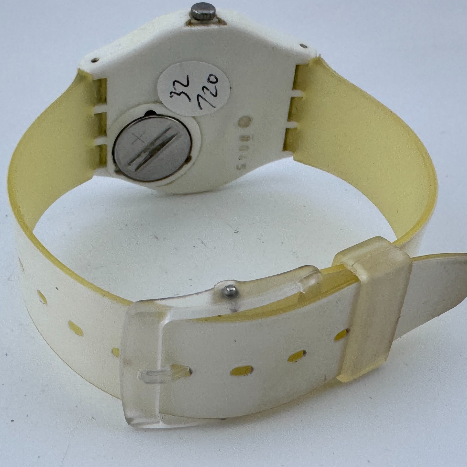 Retro Swatch Just White Swiss Quartz Watch GW151 Men Plastic Rubber New Battery