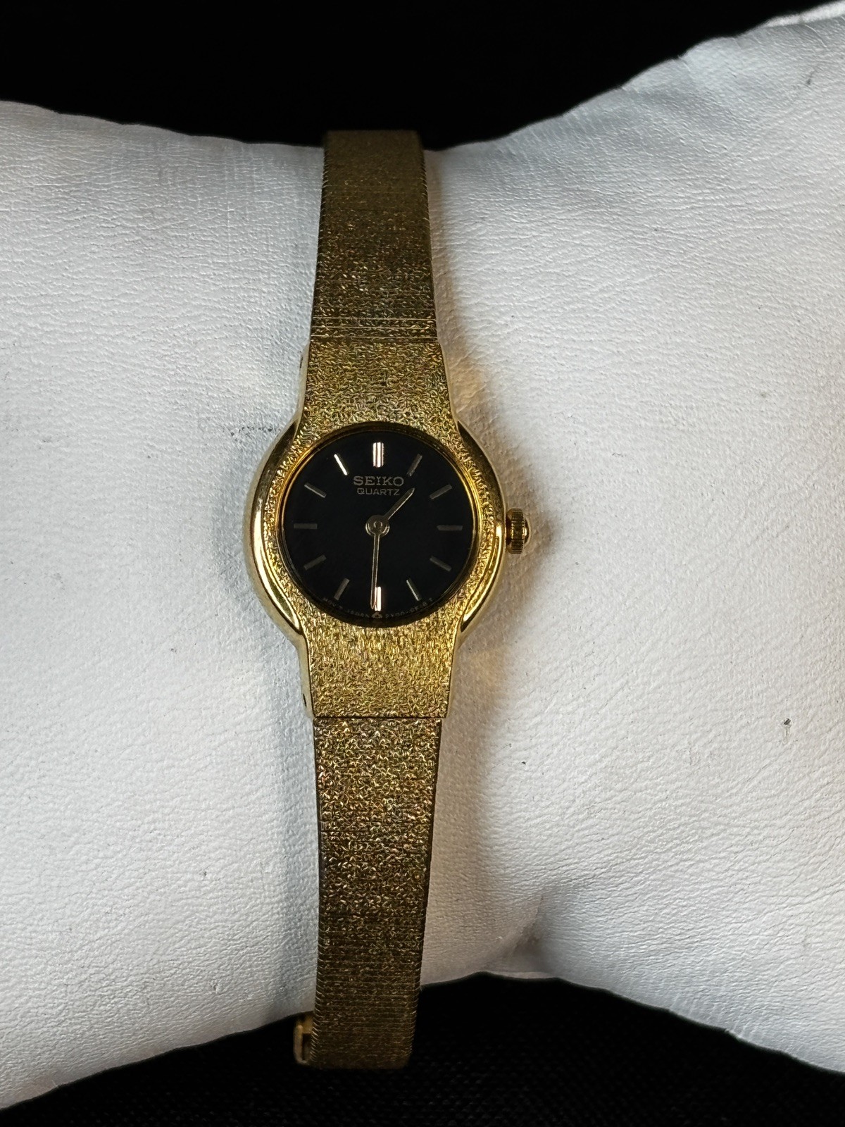 Vintage Seiko Quartz 16 MM Watch 2Y00-0A49 Women Gold Tone Analog 5.5″ Wrist