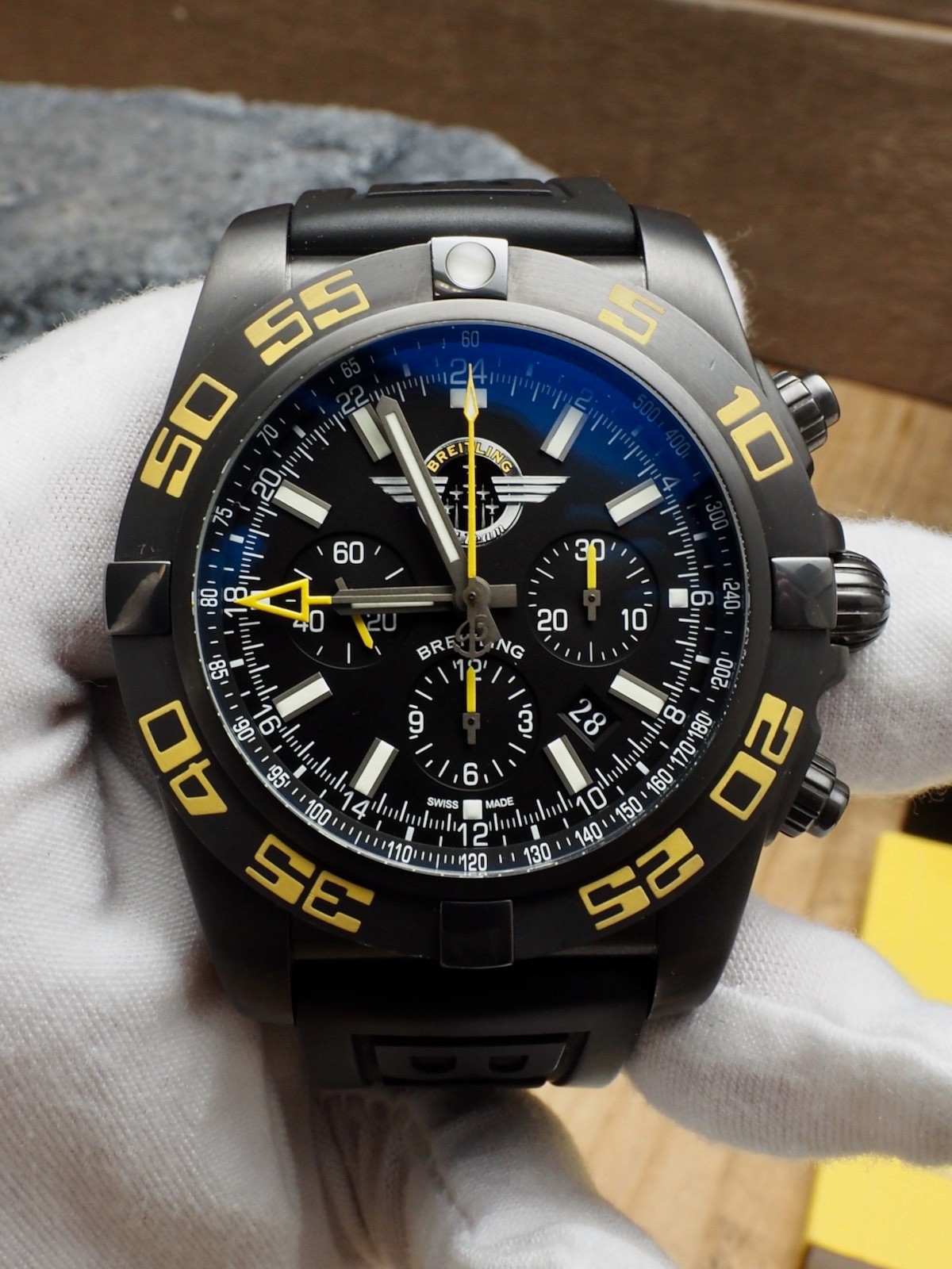 Breitling Chronomat Jet Team Limited GMT x/250 Full Set US AD RARE MB04108P/BD76