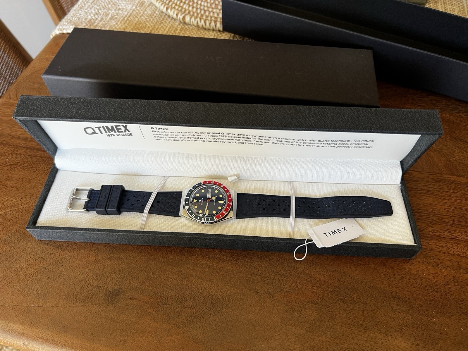 Q Timex Pepsi Bezel Quartz Watch TW2V32100 Vintage Style Rubber Signed Strap